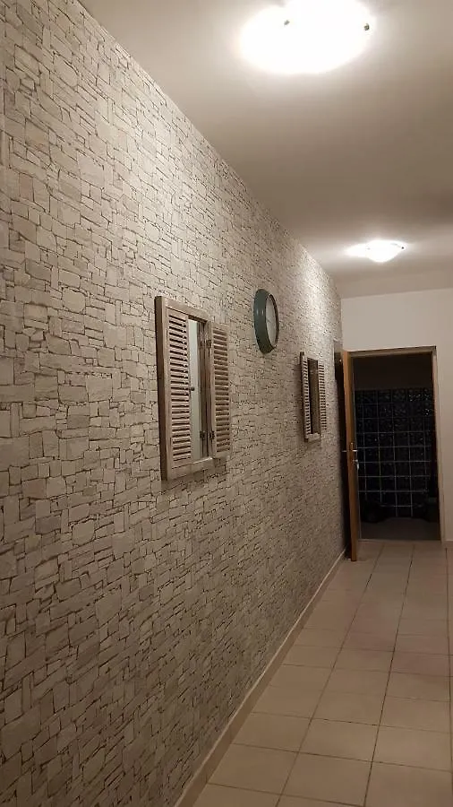 Apartmani Luna Vir 0*,  Croatia