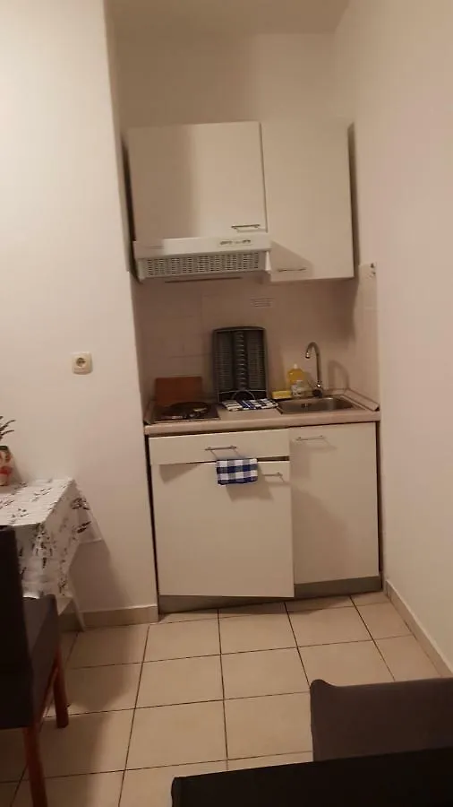 Apartmani Luna Vir