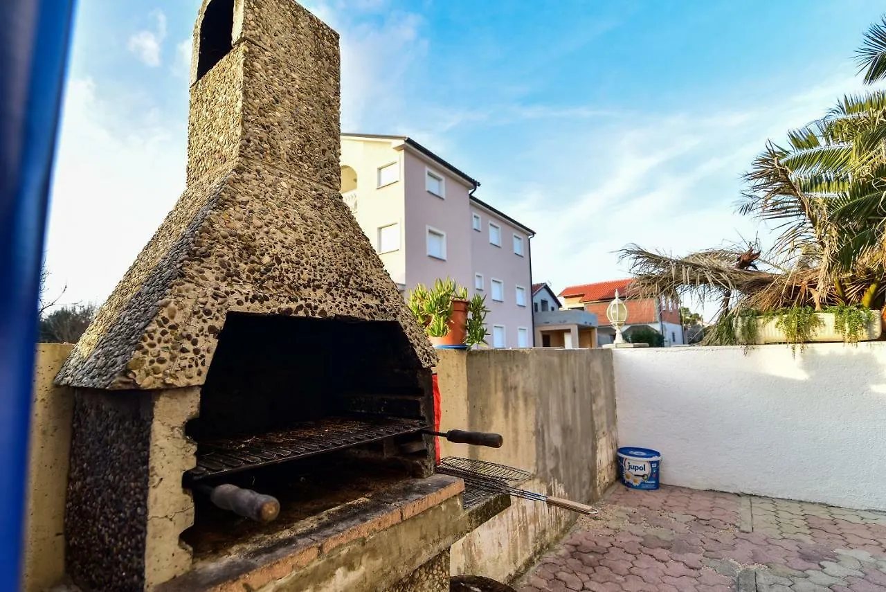 Apartmani Luna Vir Croatia
