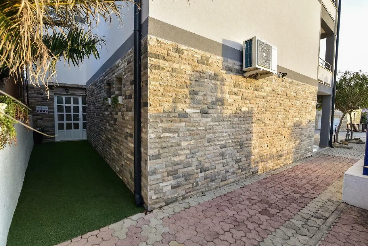 Apartmani Luna Vir